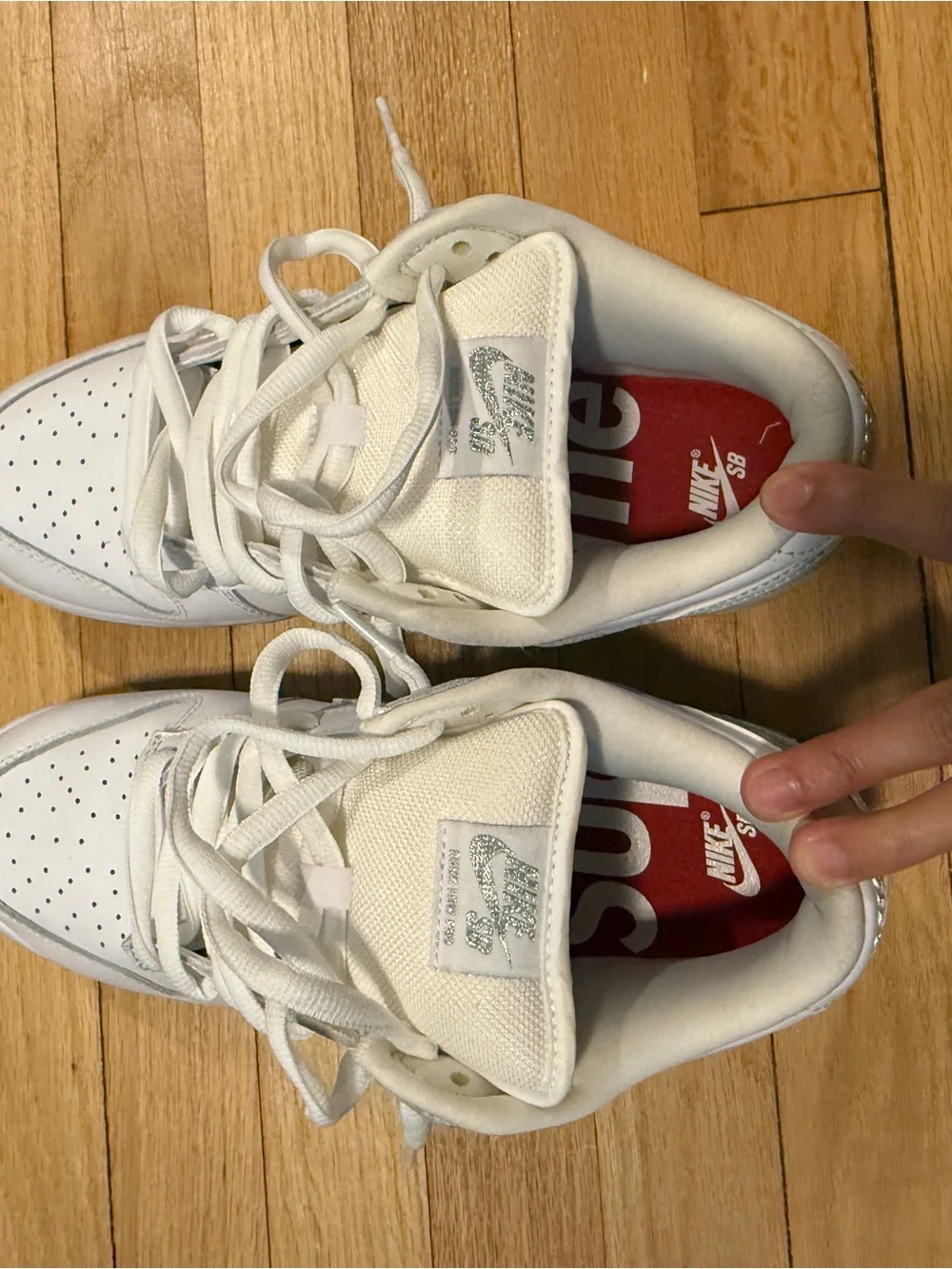 White Supreme Nike sb dunk